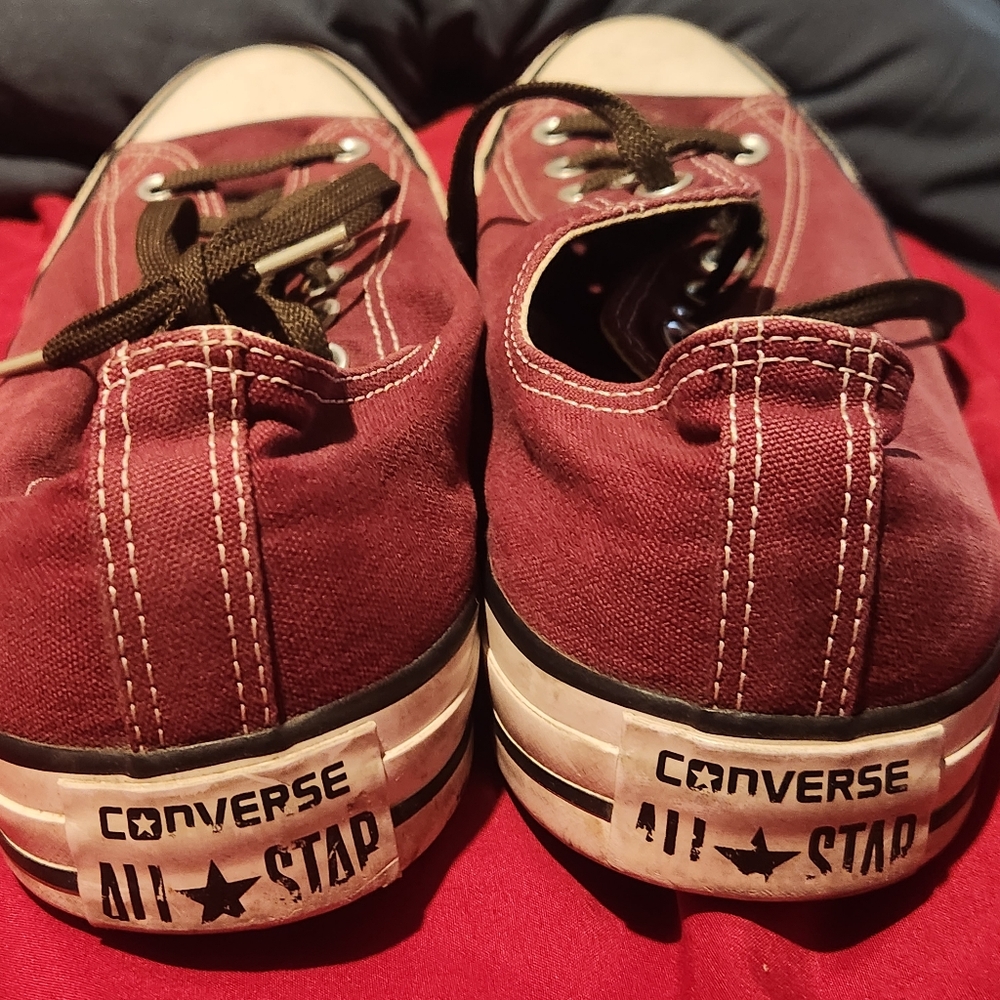 Size 12 Maroon / Purple Converse
